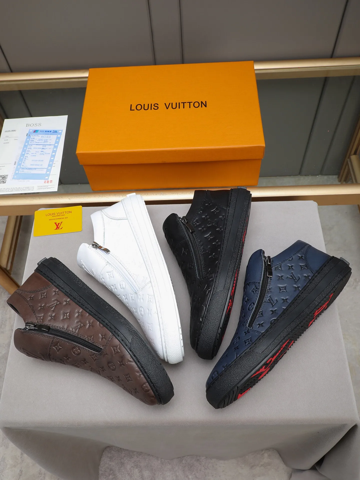 The main recommended model👍👍👍PP440 is the new LOUIS VUITTON [Luden Yiwei]——LV upper [Lv]🇮🇹Imported first-layer cowhide embossed🇩🇪Breathable sheep lining ➕Non-slip and wear-resistant outsole. Every man's identity is reflected in his elegant and stable upper shoes🚶🏻🚶🏻📯 No matter the wind or rain, the shoe last remains unchanged and can stand the test of time🔍️. ——Code number: 38-44 (45 can be customized)